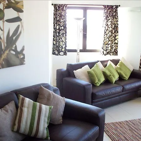 Modern, Spacious Three Bedroom * Antibes